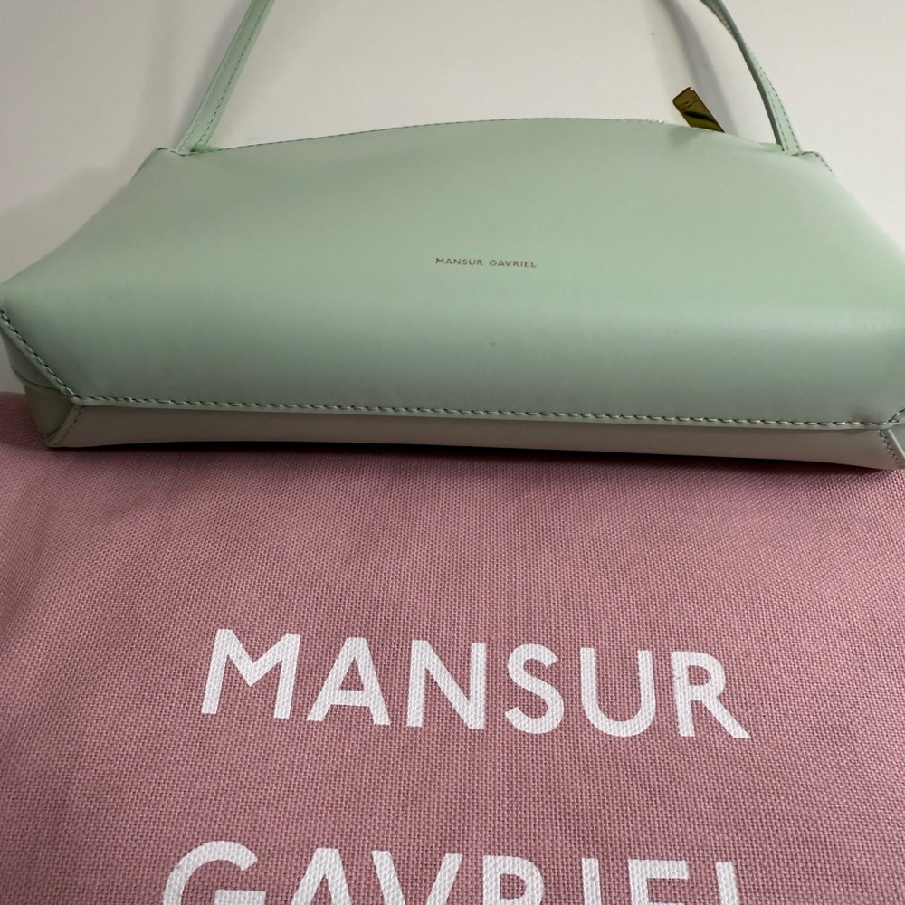 New-MANSUR GAVRIEL
Gaia Zip Leather Shoulder Bag - Picture 6 of 14